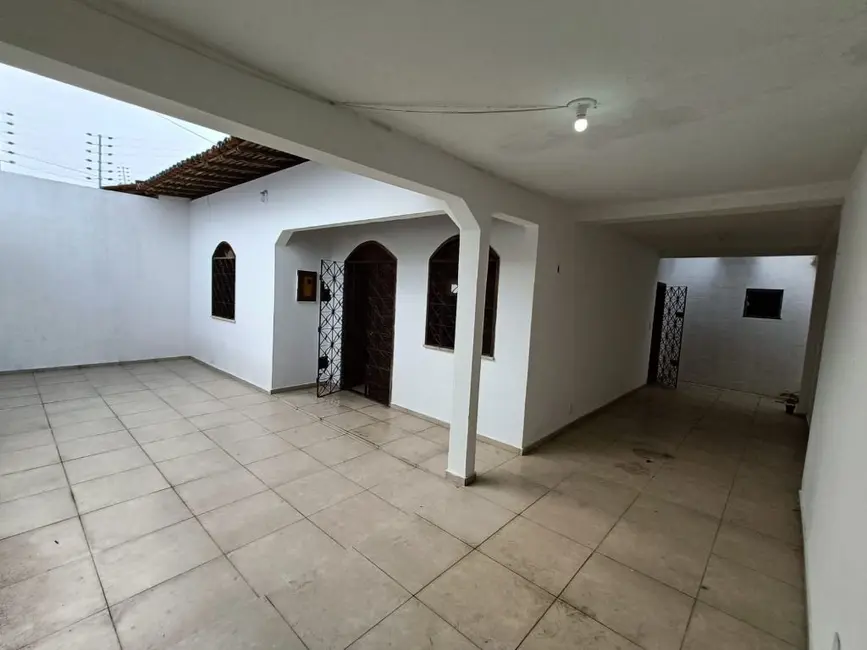 Foto 1 de Casa com 3 quartos para alugar, 250m2 em Ipase, Sao Luis - MA