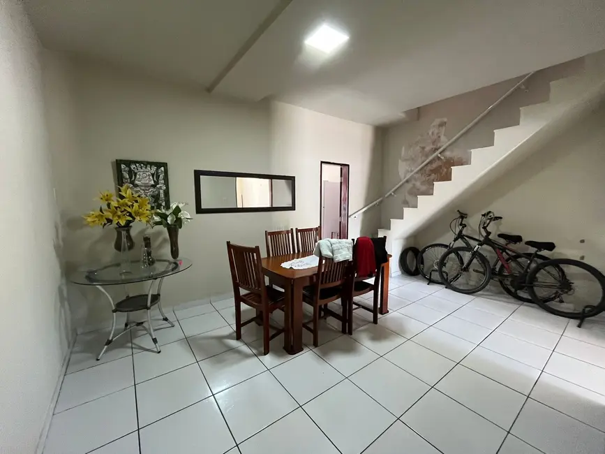 Foto 8 de Casa com 4 quartos para alugar, 400m2 em Jardim Renascença, Sao Luis - MA