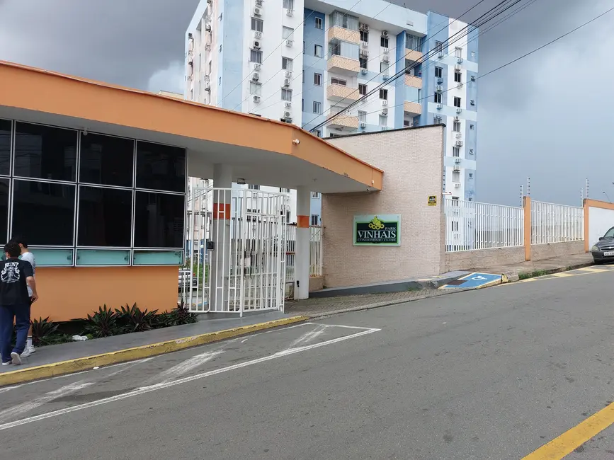 Foto 2 de Apartamento com 2 quartos para alugar, 55m2 em Recanto dos Vinhais, Sao Luis - MA