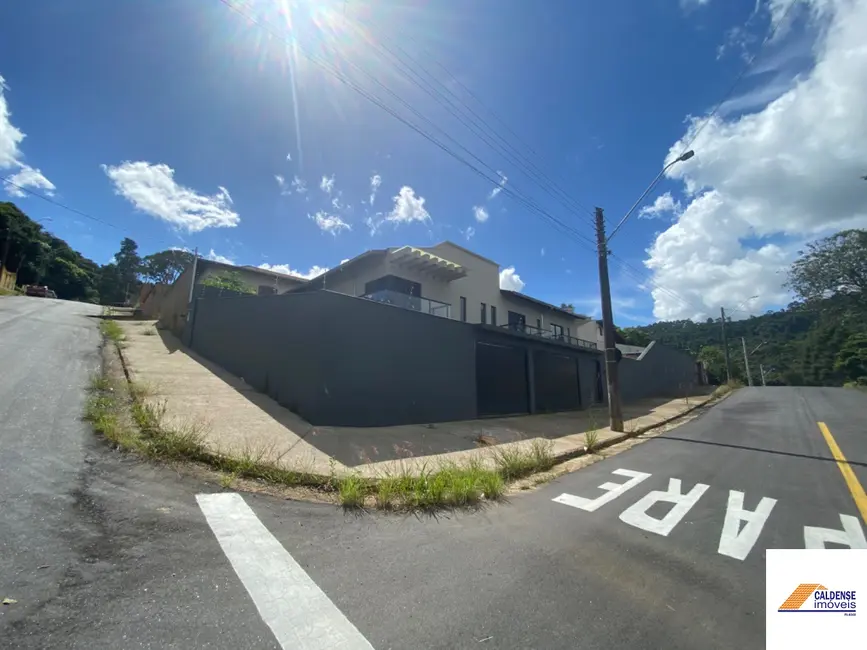 Foto 1 de Casa com 4 quartos à venda, 300m2 em Chácara São Francisco, Pocos De Caldas - MG