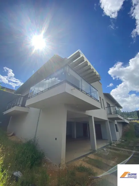 Foto 2 de Casa com 4 quartos à venda, 300m2 em Chácara São Francisco, Pocos De Caldas - MG