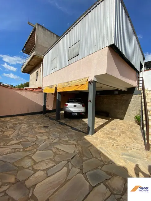 Foto 2 de Casa com 3 quartos à venda, 219m2 em Jardim Esperança, Pocos De Caldas - MG