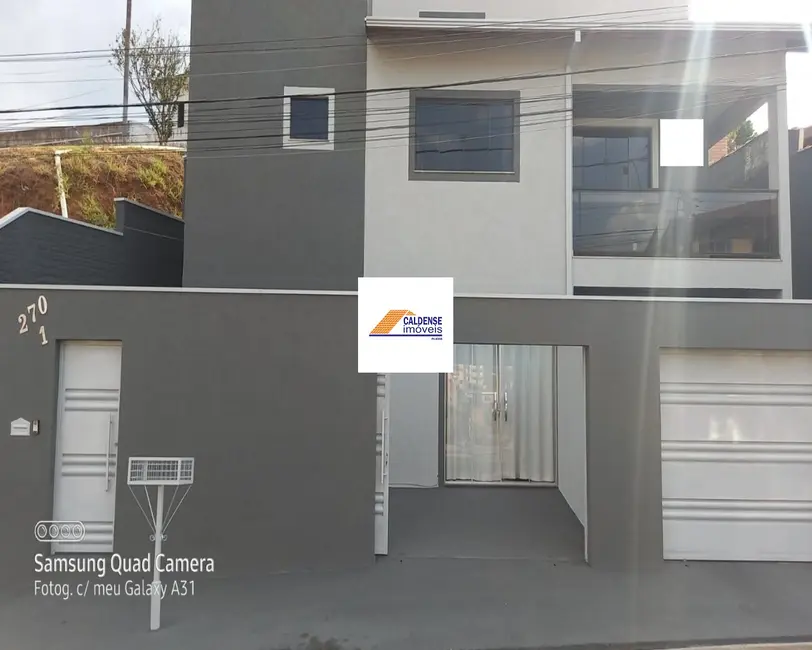 Foto 2 de Casa com 3 quartos à venda, 272m2 em Santa Ângela, Pocos De Caldas - MG