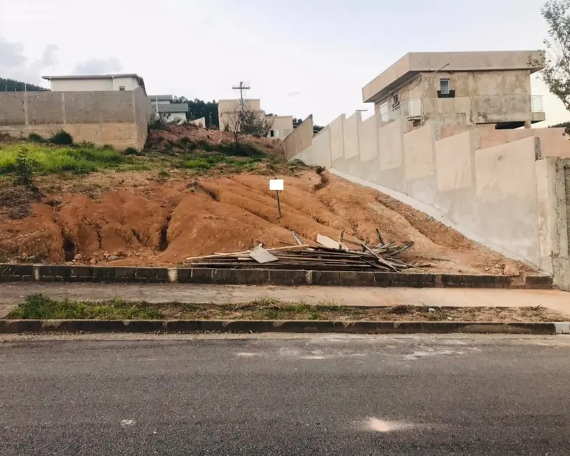 Foto 1 de Terreno / Lote à venda, 300m2 em Loteamento Residencial Tiradentes, Pocos De Caldas - MG
