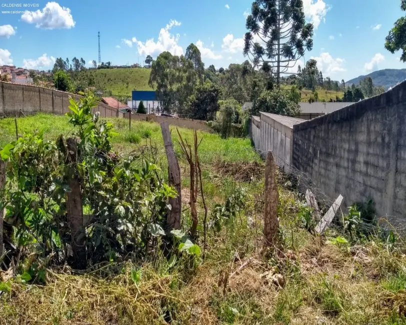 Foto 2 de Terreno / Lote à venda, 1350m2 em Chácaras Poços de Caldas, Pocos De Caldas - MG