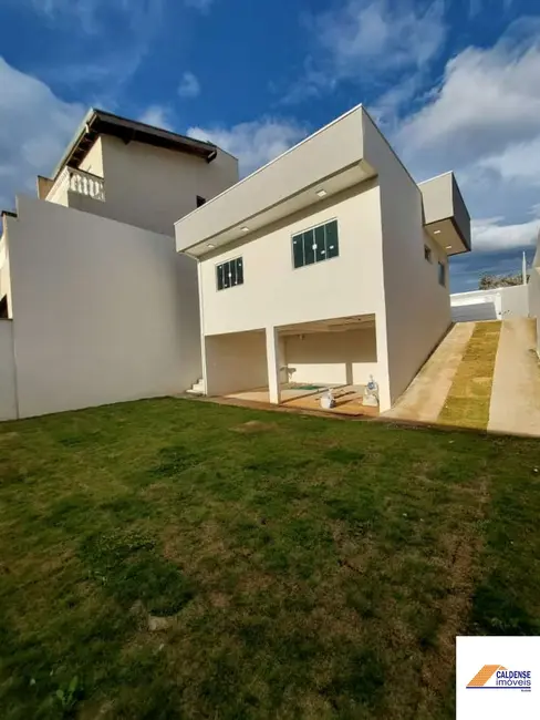 Foto 1 de Casa com 3 quartos à venda, 126m2 em Loteamento Residencial Tiradentes, Pocos De Caldas - MG
