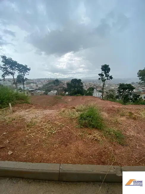 Foto 1 de Terreno / Lote à venda, 300m2 em Jardim Bandeirantes, Pocos De Caldas - MG