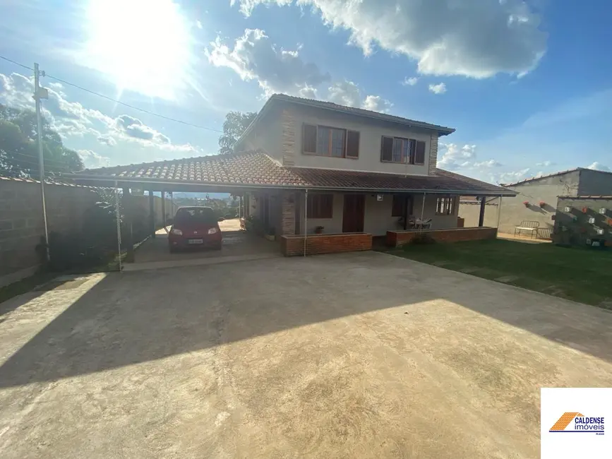 Foto 3 de Chácara com 3 quartos à venda, 183m2 em Morada dos Pássaros, Pocos De Caldas - MG