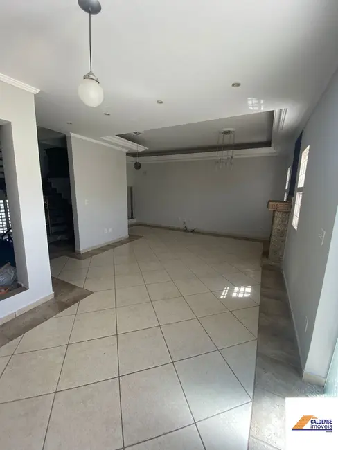 Foto 2 de Casa com 3 quartos à venda e para alugar, 220m2 em Jardim das Azaléias, Pocos De Caldas - MG