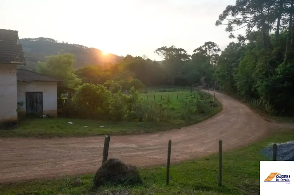 Chácara com 3 quartos à venda, 151m2 em Caldas - MG - imagem 2 Foto 2 de Chácara com 3 quartos à venda, 151m2 em Caldas - MG