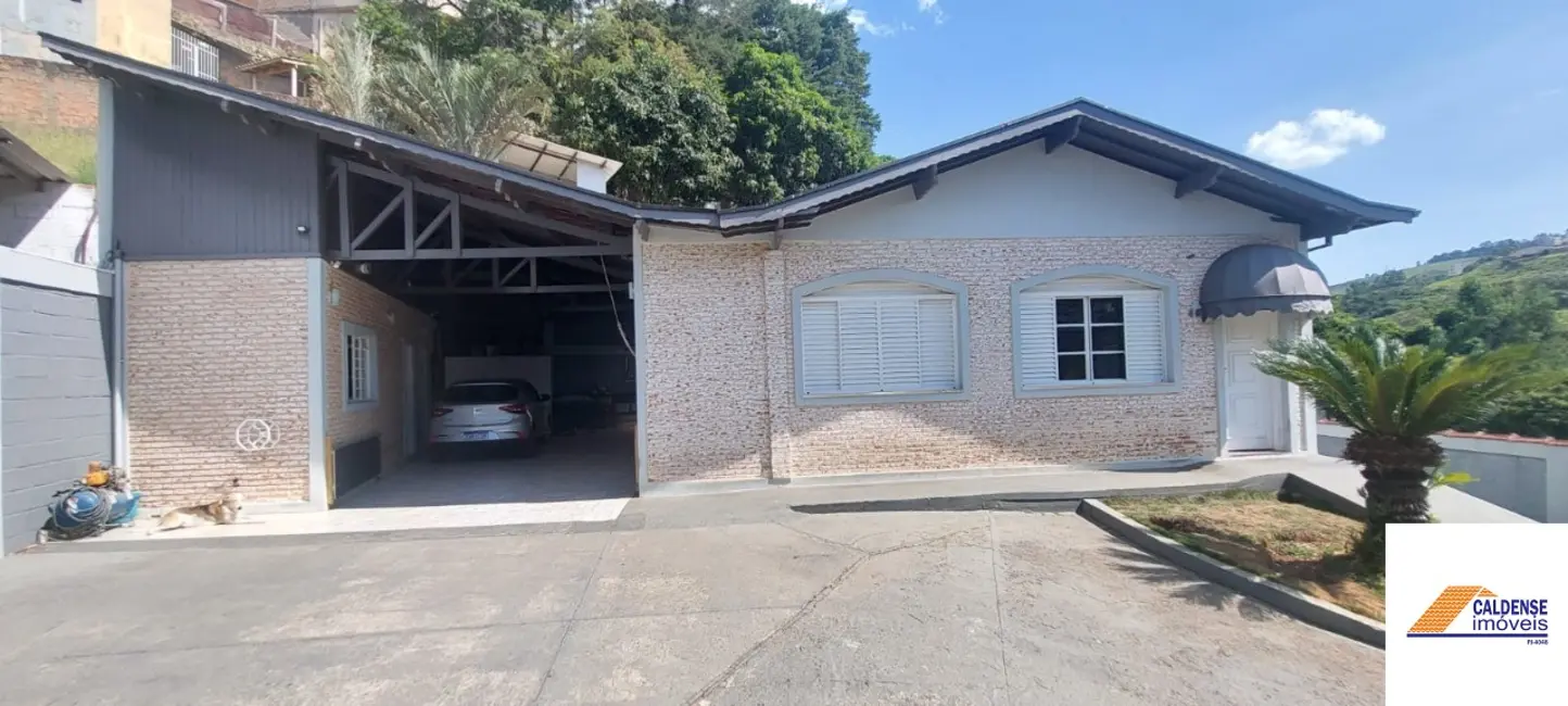 Foto 1 de Casa com 2 quartos à venda, 160m2 em Jardim Quisisana, Pocos De Caldas - MG