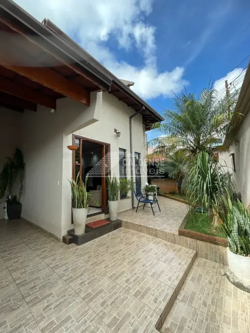 Foto 1 de Casa com 3 quartos à venda, 130m2 em Jardim das Hortênsias, Pocos De Caldas - MG