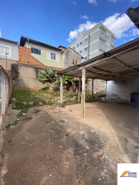 Casa com 3 quartos à venda, 92m2 em Conjunto Habitacional Pedro Afonso Junqueira, Pocos De Caldas - MG - imagem 4 Foto 4 de Casa com 3 quartos à venda, 92m2 em Conjunto Habitacional Pedro Afonso Junqueira, Pocos De Caldas - MG