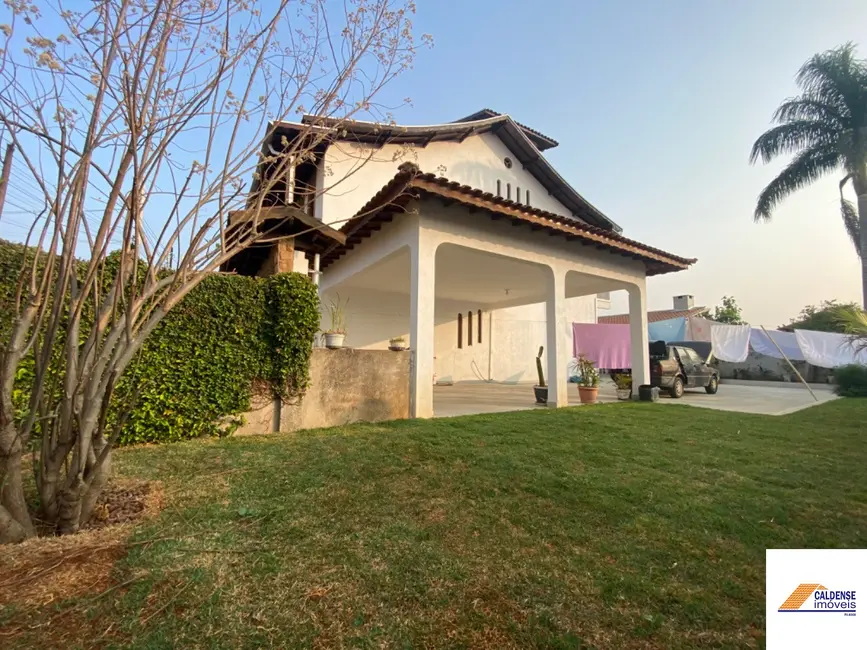 Casa com 3 quartos à venda, 231m2 em Jardim das Azaléias, Pocos De Caldas - MG - imagem 3 Foto 3 de Casa com 3 quartos à venda, 231m2 em Jardim das Azaléias, Pocos De Caldas - MG