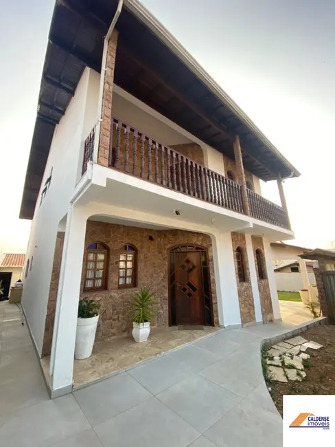 Casa com 3 quartos à venda, 231m2 em Jardim das Azaléias, Pocos De Caldas - MG - imagem 1 Foto 1 de Casa com 3 quartos à venda, 231m2 em Jardim das Azaléias, Pocos De Caldas - MG