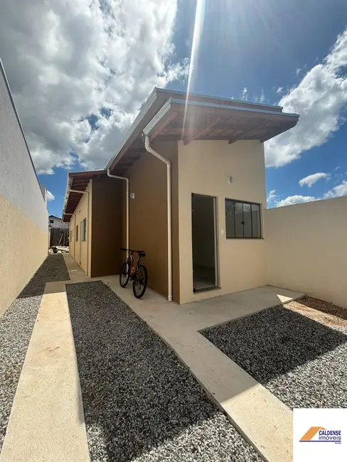 Foto 1 de Casa com 2 quartos à venda, 70m2 em Jardim Kennedy, Pocos De Caldas - MG