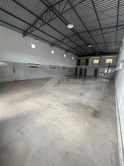 Armazém / Galpão para alugar, 323m2 em Jardim São Bento, Pocos De Caldas - MG - imagem 3 Foto 3 de Armazém / Galpão para alugar, 323m2 em Jardim São Bento, Pocos De Caldas - MG