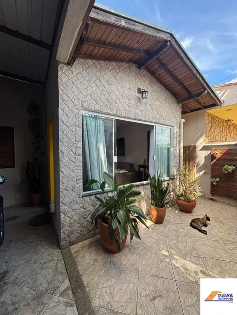 Foto 1 de Casa com 2 quartos à venda, 204m2 em Vila Caio Junqueira, Pocos De Caldas - MG