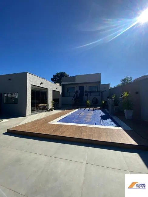 Chácara com 3 quartos à venda, 180m2 em Caldas - MG - imagem 3 Foto 3 de Chácara com 3 quartos à venda, 180m2 em Caldas - MG