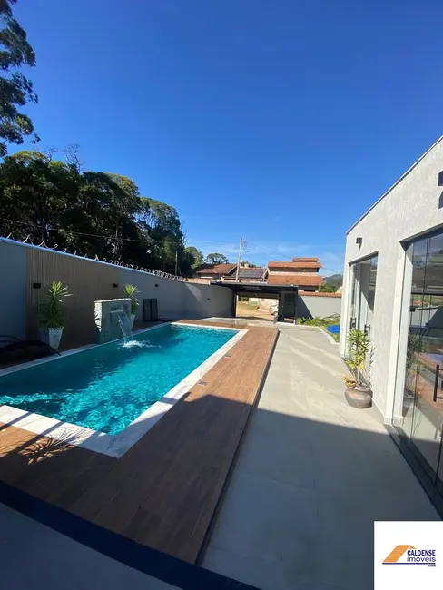 Chácara com 3 quartos à venda, 180m2 em Caldas - MG - imagem 6 Foto 6 de Chácara com 3 quartos à venda, 180m2 em Caldas - MG