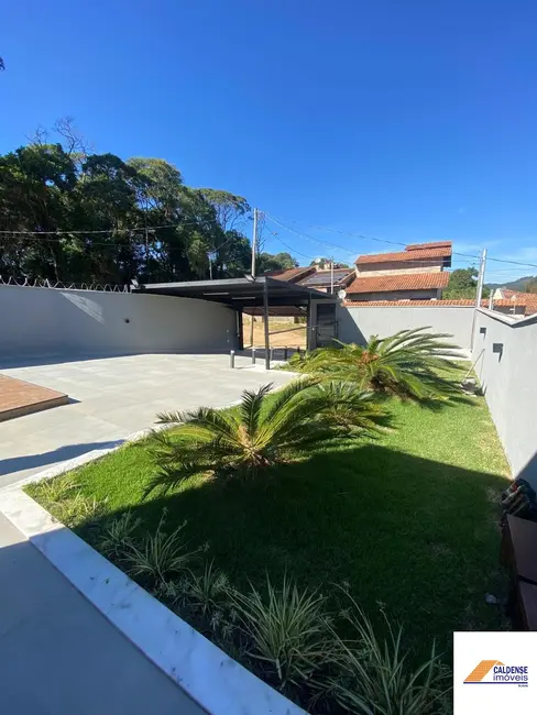 Chácara com 3 quartos à venda, 180m2 em Caldas - MG - imagem 5 Foto 5 de Chácara com 3 quartos à venda, 180m2 em Caldas - MG