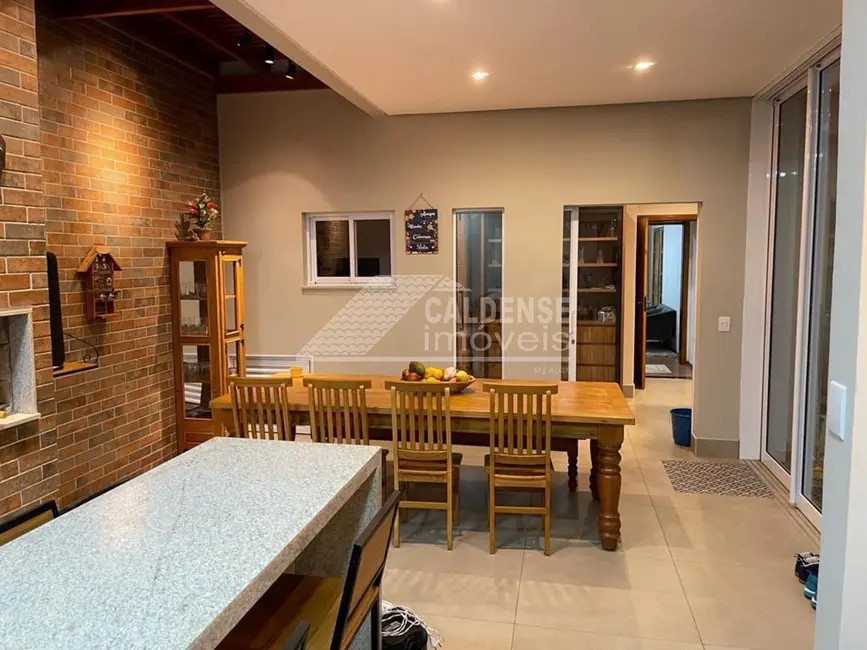 Casa com 3 quartos à venda, 228m2 em Jardim São Bento, Pocos De Caldas - MG - imagem 9 Foto 9 de Casa com 3 quartos à venda, 228m2 em Jardim São Bento, Pocos De Caldas - MG