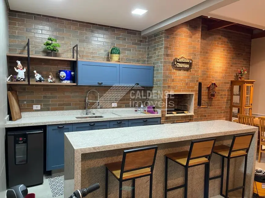 Casa com 3 quartos à venda, 228m2 em Jardim São Bento, Pocos De Caldas - MG - imagem 8 Foto 8 de Casa com 3 quartos à venda, 228m2 em Jardim São Bento, Pocos De Caldas - MG