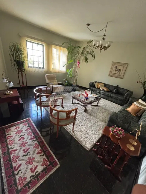 Casa com 3 quartos à venda, 279m2 em Jardim Quisisana, Pocos De Caldas - MG - imagem 5 Foto 5 de Casa com 3 quartos à venda, 279m2 em Jardim Quisisana, Pocos De Caldas - MG