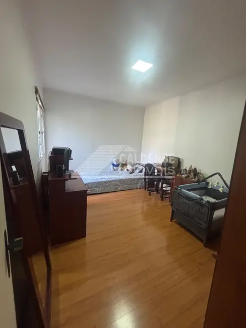 Apartamento com 3 quartos à venda, 125m2 em Jardim Vitória, Pocos De Caldas - MG - imagem 9 Foto 9 de Apartamento com 3 quartos à venda, 125m2 em Jardim Vitória, Pocos De Caldas - MG