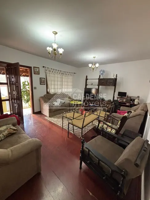 Casa com 4 quartos à venda, 231m2 em Jardim Vitória, Pocos De Caldas - MG - imagem 3 Foto 3 de Casa com 4 quartos à venda, 231m2 em Jardim Vitória, Pocos De Caldas - MG