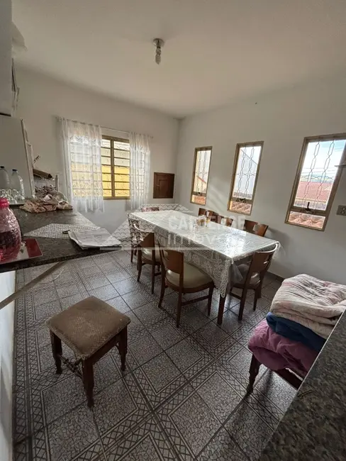 Casa com 4 quartos à venda, 231m2 em Jardim Vitória, Pocos De Caldas - MG - imagem 5 Foto 5 de Casa com 4 quartos à venda, 231m2 em Jardim Vitória, Pocos De Caldas - MG