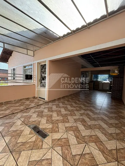 Casa com 4 quartos à venda, 190m2 em Bem Bastos, Pocos De Caldas - MG - imagem 2 Foto 2 de Casa com 4 quartos à venda, 190m2 em Bem Bastos, Pocos De Caldas - MG