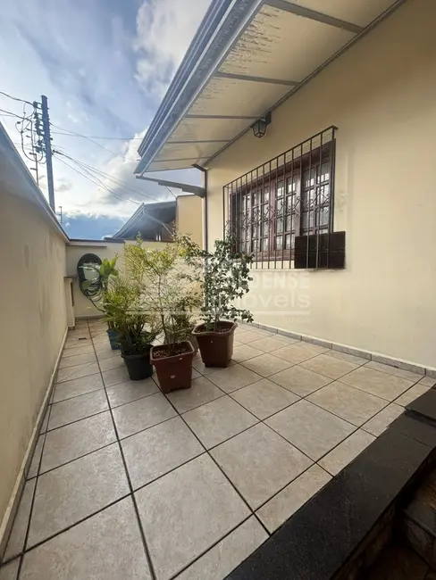 Foto 2 de Casa com 4 quartos à venda, 219m2 em Jardim das Azaléias, Pocos De Caldas - MG