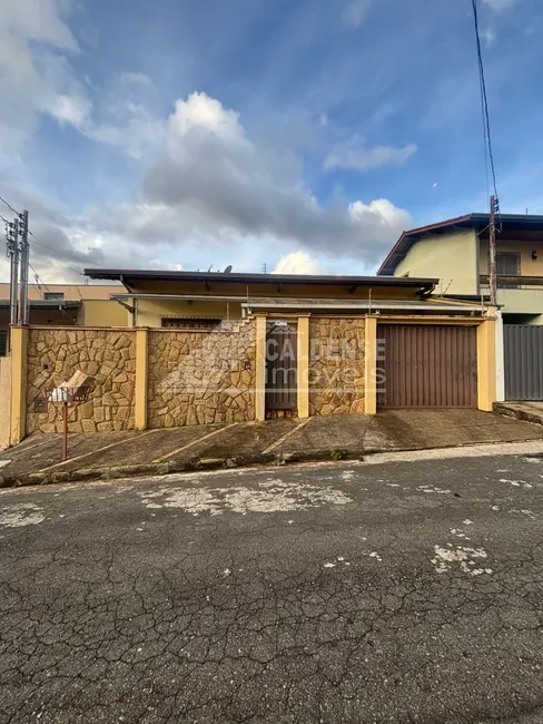 Foto 1 de Casa com 4 quartos à venda, 219m2 em Jardim das Azaléias, Pocos De Caldas - MG
