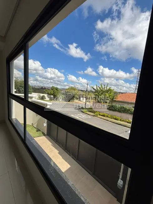 Casa com 3 quartos à venda, 228m2 em Jardim das Acácias, Pocos De Caldas - MG - imagem 9 Foto 9 de Casa com 3 quartos à venda, 228m2 em Jardim das Acácias, Pocos De Caldas - MG