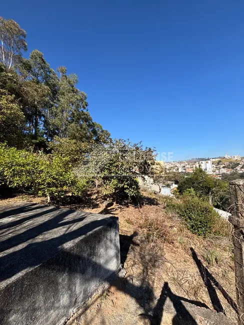 Casa com 3 quartos à venda, 130m2 em Jardim Cascatinha, Pocos De Caldas - MG - imagem 3 Foto 3 de Casa com 3 quartos à venda, 130m2 em Jardim Cascatinha, Pocos De Caldas - MG