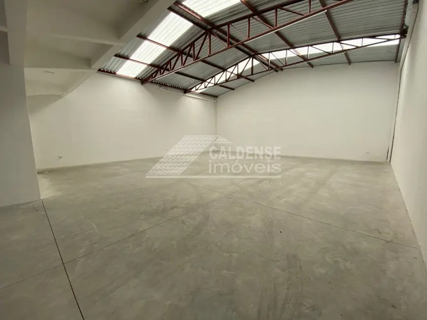 Armazém / Galpão para alugar, 220m2 em Jardim das Hortênsias, Pocos De Caldas - MG - imagem 5 Foto 5 de Armazém / Galpão para alugar, 220m2 em Jardim das Hortênsias, Pocos De Caldas - MG