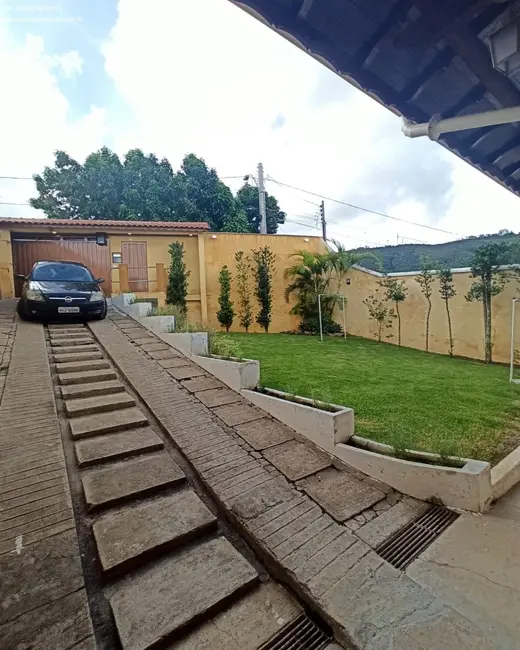 Foto 2 de Casa com 4 quartos para alugar, 220m2 em Jardim Planalto, Pocos De Caldas - MG