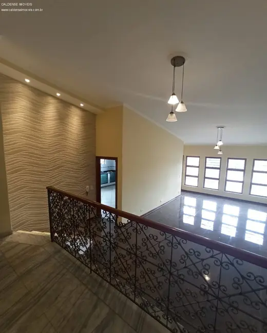 Casa com 4 quartos à venda e para alugar, 220m2 em Jardim Planalto, Pocos De Caldas - MG - imagem 4 Foto 4 de Casa com 4 quartos à venda e para alugar, 220m2 em Jardim Planalto, Pocos De Caldas - MG