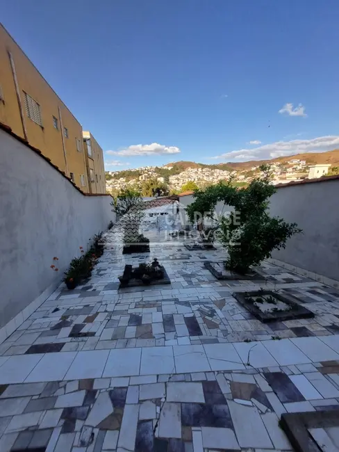 Casa com 3 quartos à venda, 119m2 em Jardim Quisisana, Pocos De Caldas - MG - imagem 1 Foto 1 de Casa com 3 quartos à venda, 119m2 em Jardim Quisisana, Pocos De Caldas - MG