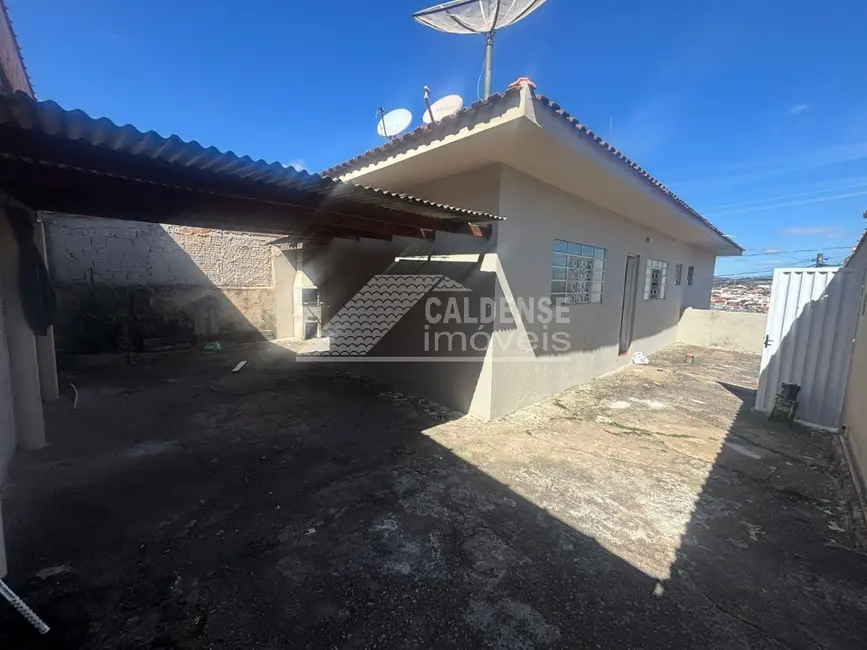 Foto 1 de Casa com 3 quartos para alugar, 110m2 em Jardim Ipê, Pocos De Caldas - MG