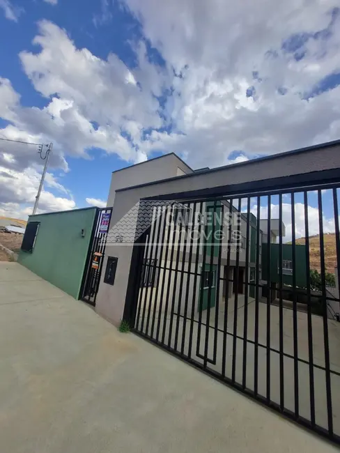 Casa com 2 quartos para alugar, 87m2 em Pocos De Caldas - MG - imagem 2 Foto 2 de Casa com 2 quartos para alugar, 87m2 em Pocos De Caldas - MG