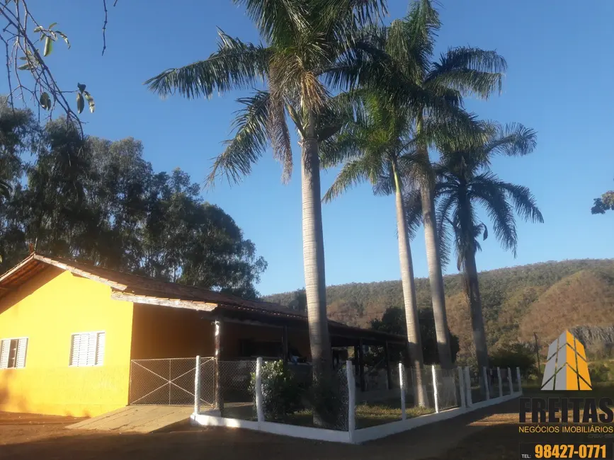 Foto 1 de Fazenda / Haras com 3 quartos à venda, 99m2 em Unai - MG