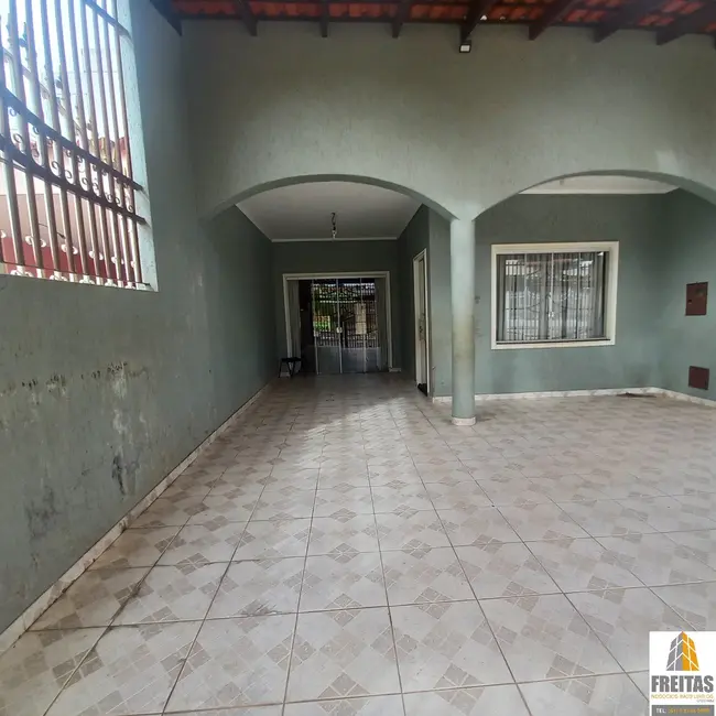 Casa com 4 quartos à venda, 180m2 em Taguatinga Sul (Taguatinga), Brasilia - DF - imagem 1 Foto 1 de Casa com 4 quartos à venda, 180m2 em Taguatinga Sul (Taguatinga), Brasilia - DF