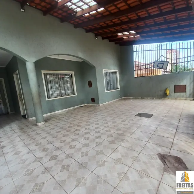 Casa com 4 quartos à venda, 180m2 em Taguatinga Sul (Taguatinga), Brasilia - DF - imagem 9 Foto 9 de Casa com 4 quartos à venda, 180m2 em Taguatinga Sul (Taguatinga), Brasilia - DF