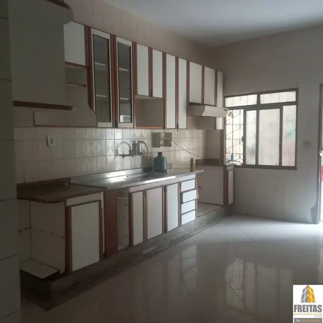 Casa com 4 quartos à venda, 180m2 em Taguatinga Sul (Taguatinga), Brasilia - DF - imagem 5 Foto 5 de Casa com 4 quartos à venda, 180m2 em Taguatinga Sul (Taguatinga), Brasilia - DF