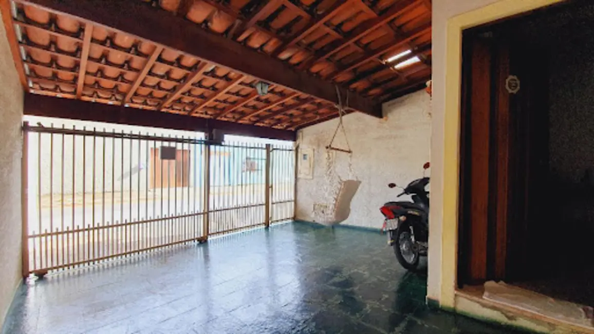 Foto 2 de Casa com 2 quartos à venda, 125m2 em Cruzeiro, Braganca Paulista - SP