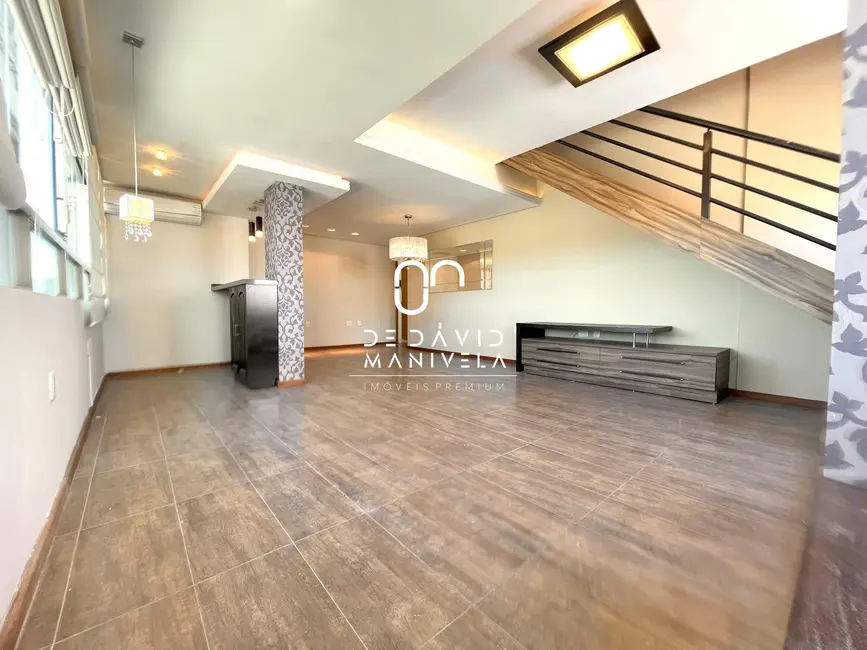 Cobertura com 3 quartos à venda, 244m2 em Nossa Senhora de Fátima, Santa Maria - RS - imagem 4 Foto 4 de Cobertura com 3 quartos à venda, 244m2 em Nossa Senhora de Fátima, Santa Maria - RS