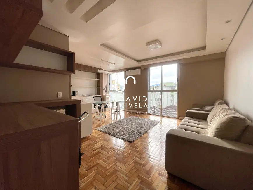 Sala Comercial com 1 quarto para alugar, 48m2 em Centro, Santa Maria - RS - imagem 2 Foto 2 de Sala Comercial com 1 quarto para alugar, 48m2 em Centro, Santa Maria - RS