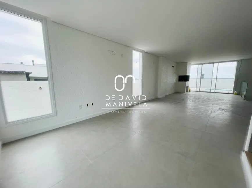 Foto 9 de Casa de Condomínio com 3 quartos à venda, 300m2 em Tomazetti, Santa Maria - RS